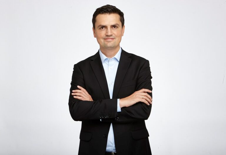Szymon Stadnik - Itelence CEO